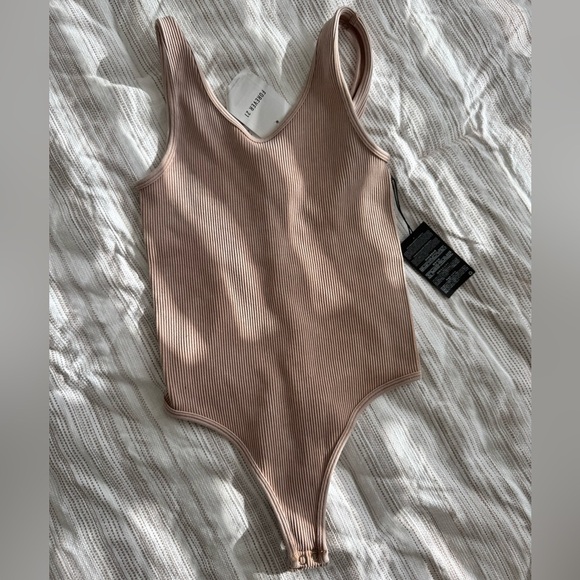 NWT Forever 21 tan ribbed bodysuit in small/medium - Picture 5 of 8